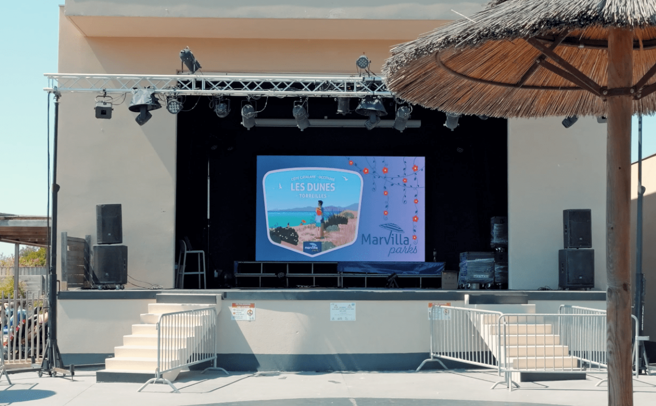 écran LED extérieur de scène camping Homair sud de la France