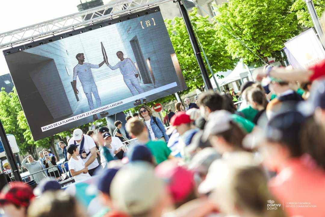 Écran LED extérieur diffusion géante