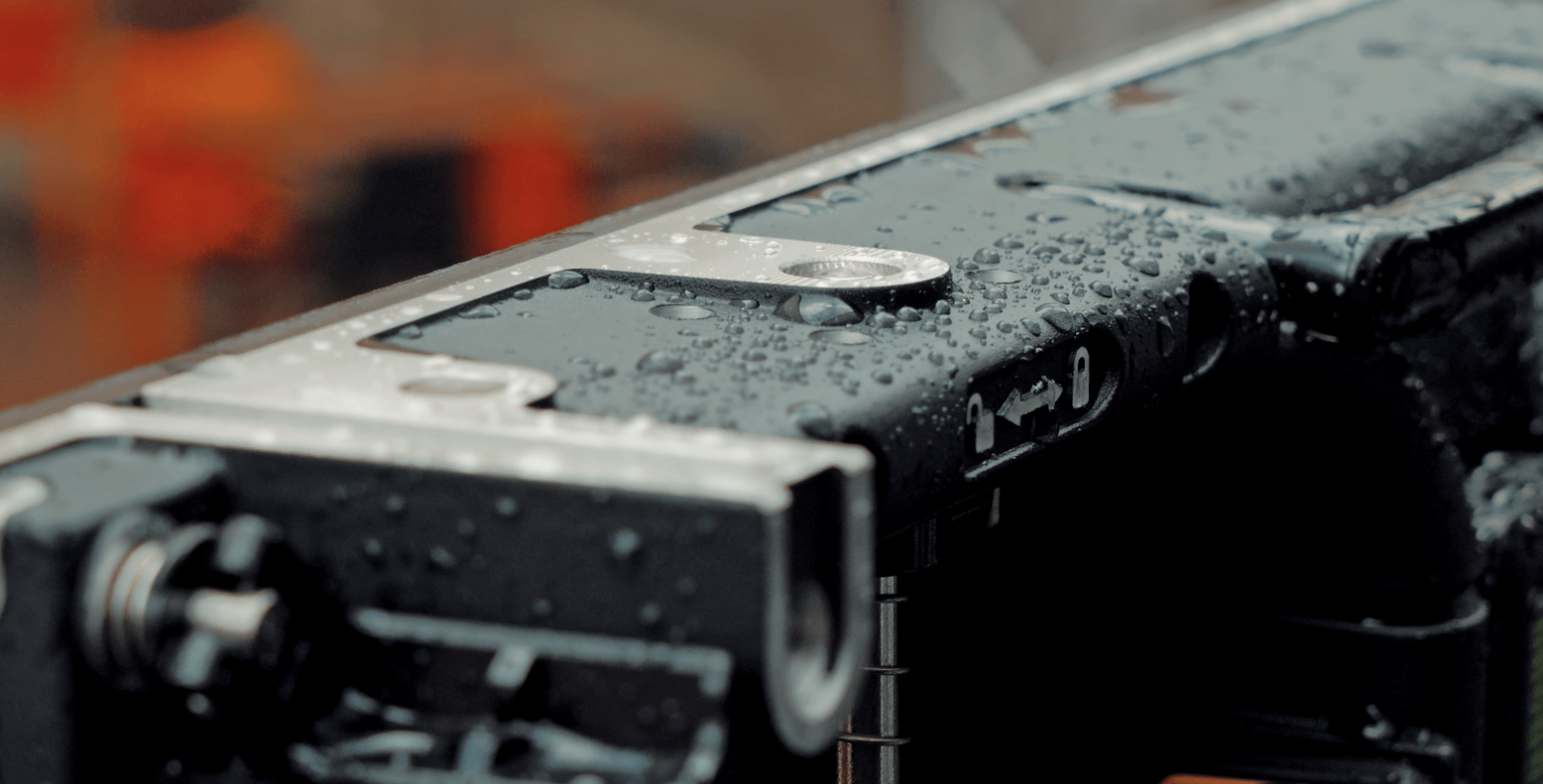 écran LED extérieur certifié IP65 sous la pluie