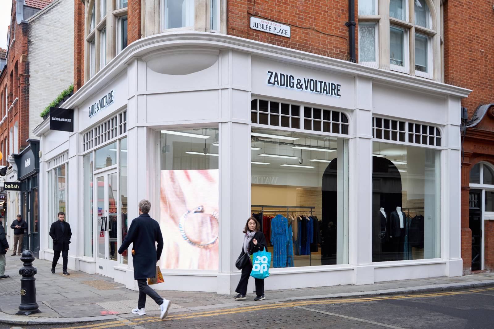 écran LED vitrine point de vente