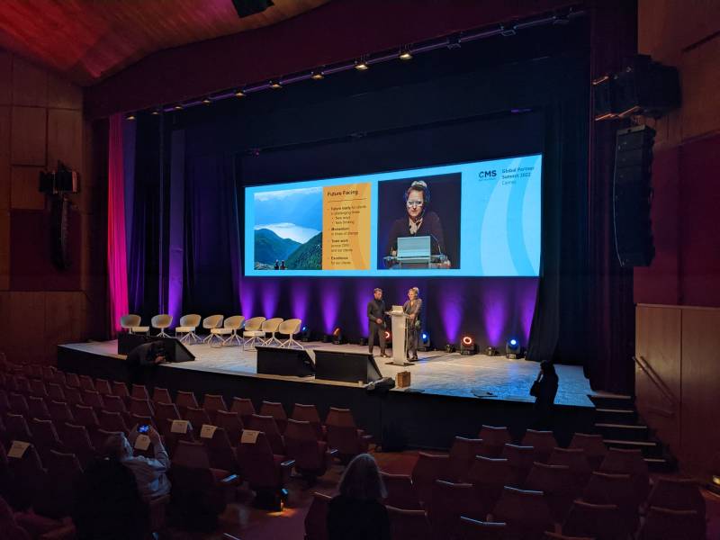 Des écrans LED intérieurs professionnels pour de la communication dynamique, on vous explique comment ca marche !