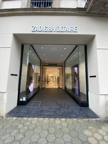 2 écrans LED vitrine Barcelone Zadig&Voltaire